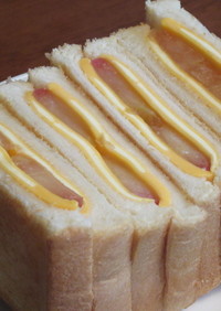 林檎と濃厚クリーミーチーズトーストサンド