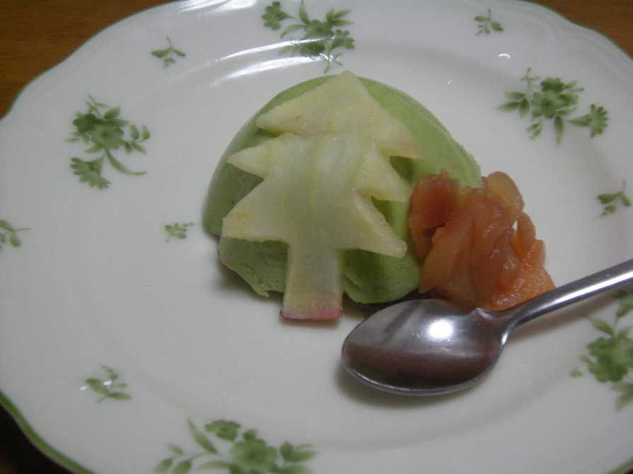 グリーンブランマンジェ簡単リンゴ甘煮添えの画像