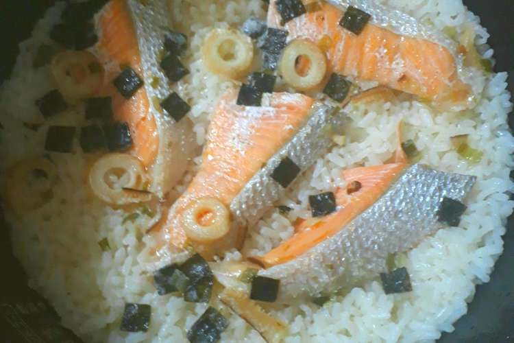 簡単 松茸のお吸い物で鮭の炊き込みご飯 レシピ 作り方 By ちゅんちゃろう クックパッド