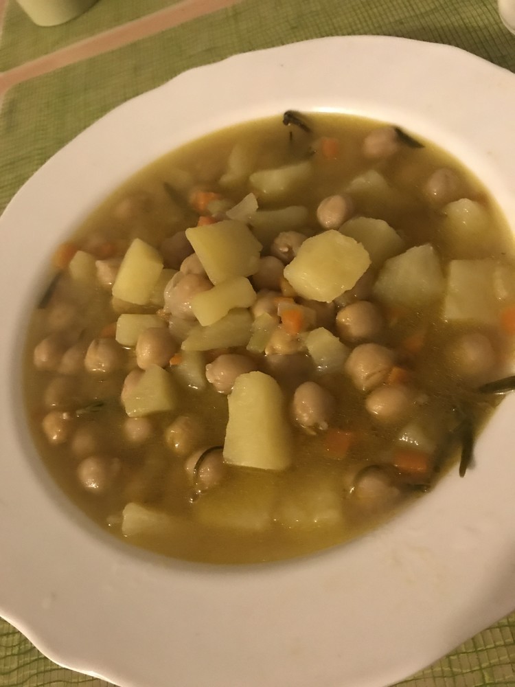 ひよこ豆とじゃが芋のスープの画像
