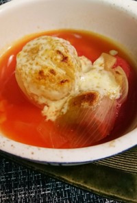 玉ねぎのトマトチーズ焼きスープ