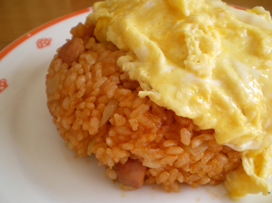 しっかり味のチキンライスで✿オムライスの画像