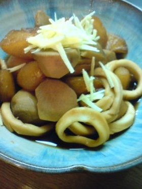 簡単。イカとサトイモの煮物