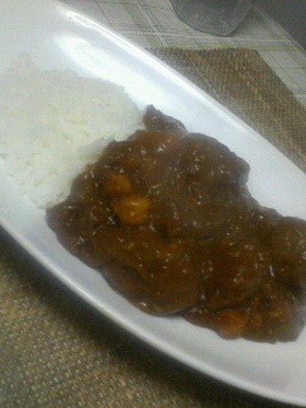 中身は何かな?ミートボールカレー