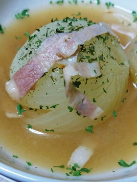 ほっこり(๑^ ^๑)丸ごと玉ねぎスープ