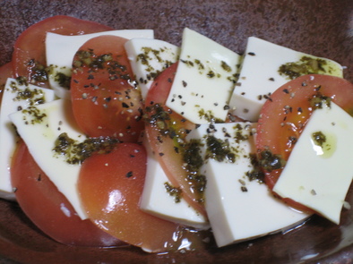 トマトと豆腐のイタリアンサラダの写真