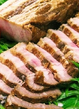 お酢で柔らか★紅茶煮豚のトマトソースがけ