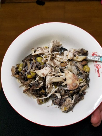 白滝入り☆鶏肉と枝豆の炊き込みご飯の写真