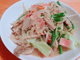 インゲンと野菜のバターしょうゆ炒め