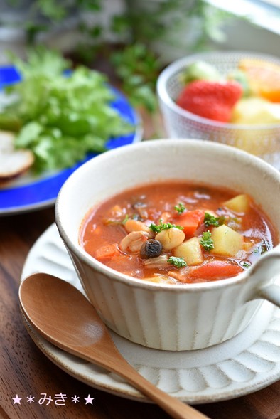 食べるスープ☆水煮大豆入りミネストローネの写真