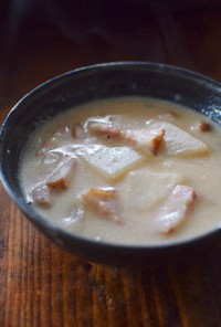 豆乳or牛乳の簡単カブとベーコンのスープ