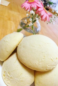 HM消費❁ほろほろ食感の白いお菓子パン♡