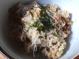 納豆と刺身のツマのご飯(リメイクレシピ)