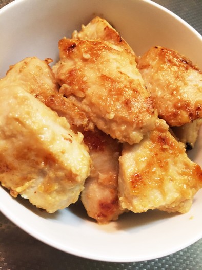 【主菜】鶏肉のしっとり味噌焼きの写真