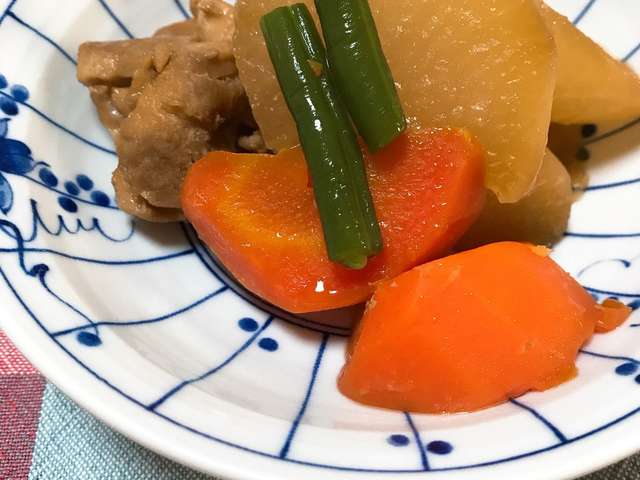 大根 人参 鶏肉 煮物