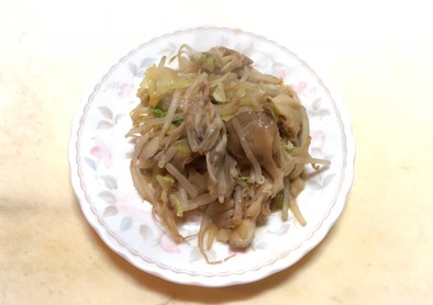 モヤシ・キャベツ・舞茸のお好み焼き風炒めの写真