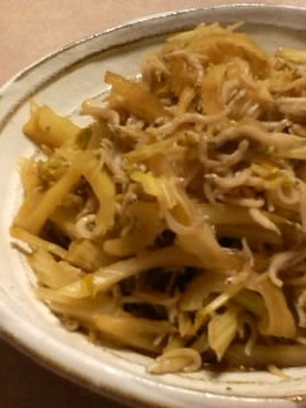 調味料は酒としょうゆだけ♪セロリさっと煮