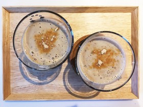バナナとプルーンのとろとろ豆乳スムージー