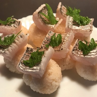 太刀魚の炙り手毬寿司の写真