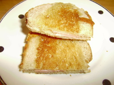 グリルドチーズサンドイッチの写真