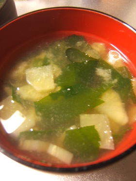 ヤーコンとわかめの味噌汁
