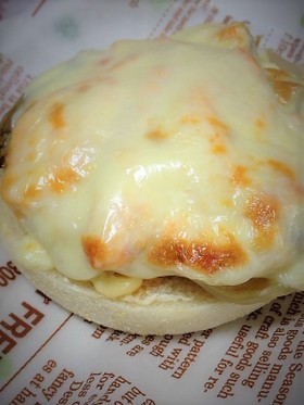 とろ~りスクランブルエッグチーズマフィン