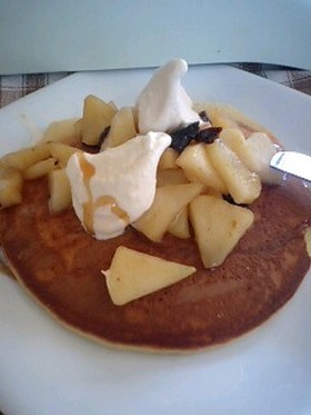 りんごフィリングのパンケーキ