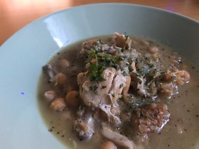 鶏と豆のフランス風 白ワイン煮込み
