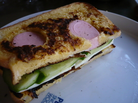 てんとう虫のフレンチトーストサンド