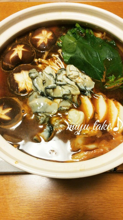ピリ辛赤味噌の牡蠣鍋♪にんにくポカポカ〜の写真