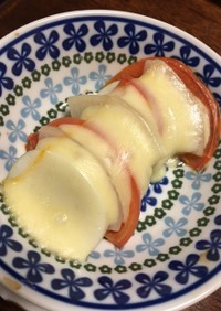 蒲鉾と大根・トマトのチーズ焼き
