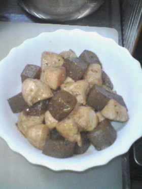 鶏肉と蒟蒻の漬けダレ焼き