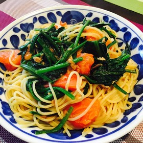 ほうれん草とツナとトマトの醤油パスタ