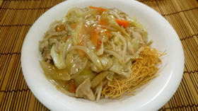 お安い皿うどん(硬やきそば)