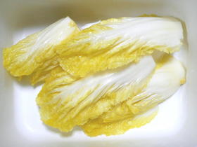 おなべの後のお楽しみ~ちび白菜の漬物~