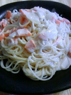 スモークサーモンのクリームパスタ