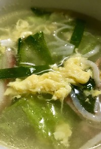 白菜とカニカマの中華風スープ