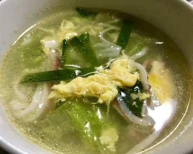白菜とカニカマの中華風スープの写真