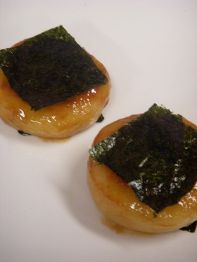 いも餅の中身は魚肉ソーセージとチーズだよ