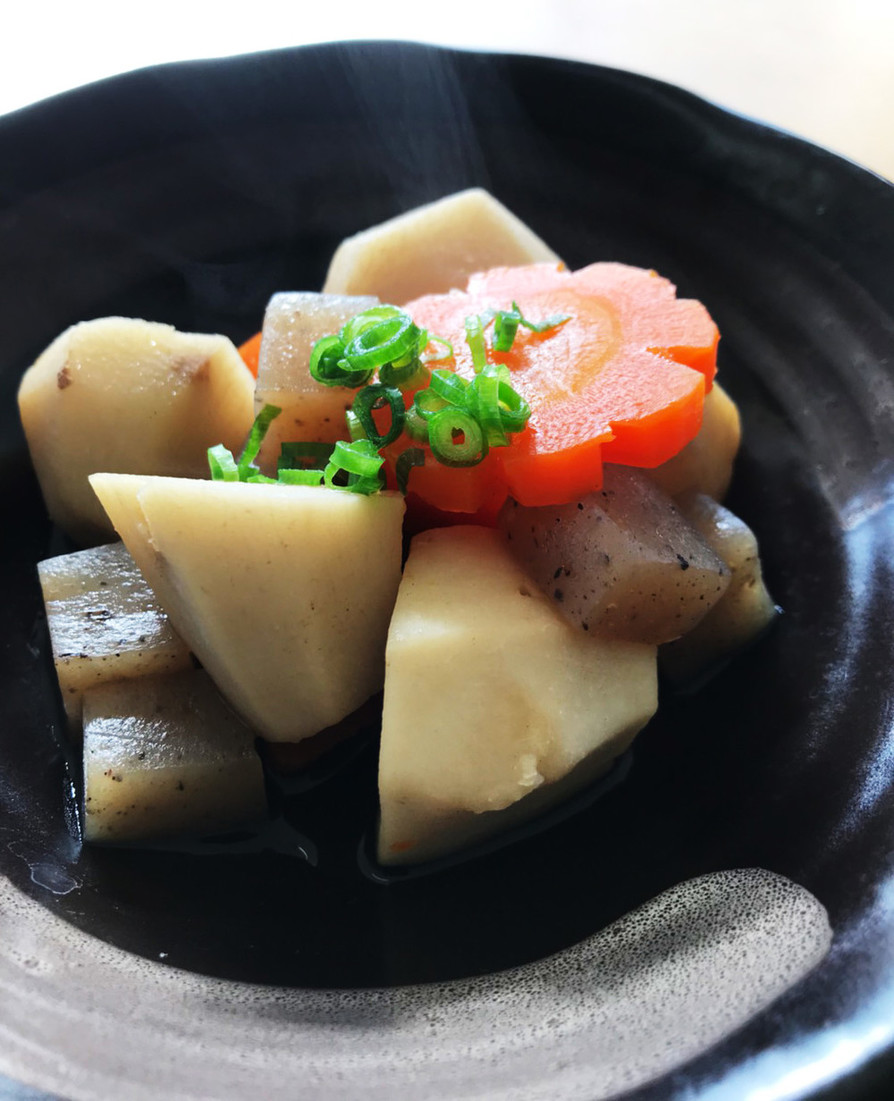 こんにゃくと里芋の煮物の画像