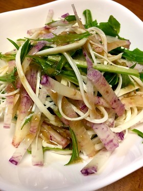 さけるチーズde紫大根・緑ものサラダ