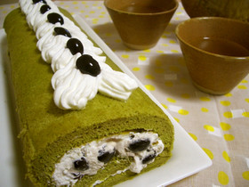 ふわふわ♪黒豆&抹茶のロールケーキ