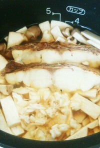 鯛の切り身とエリンギで炊いた簡単鯛飯