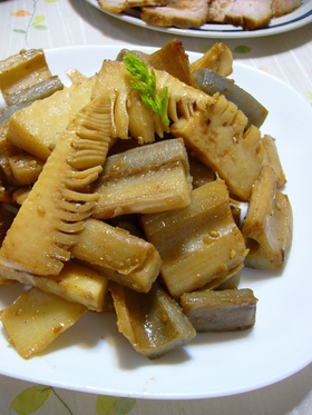 レンコンとタケノコの炒め物:レオン亭