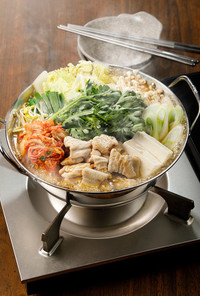 キムチでピリ辛☆韓国風コプチャンチゲ鍋