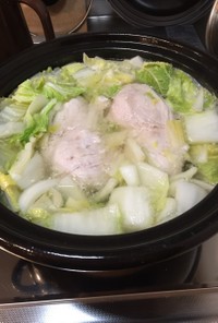 簡単すぎる鶏胸肉と白菜の鍋
