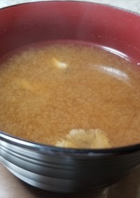 シモフリシメジの味噌汁