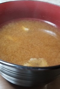 シモフリシメジの味噌汁