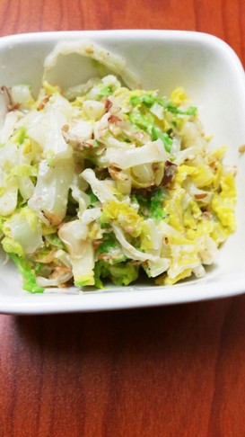 レンジのみ‼癖になる鰹節の白菜サラダ♪