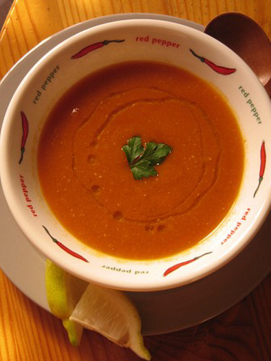 レンズ豆のなめらかスープ・トルコ風の写真